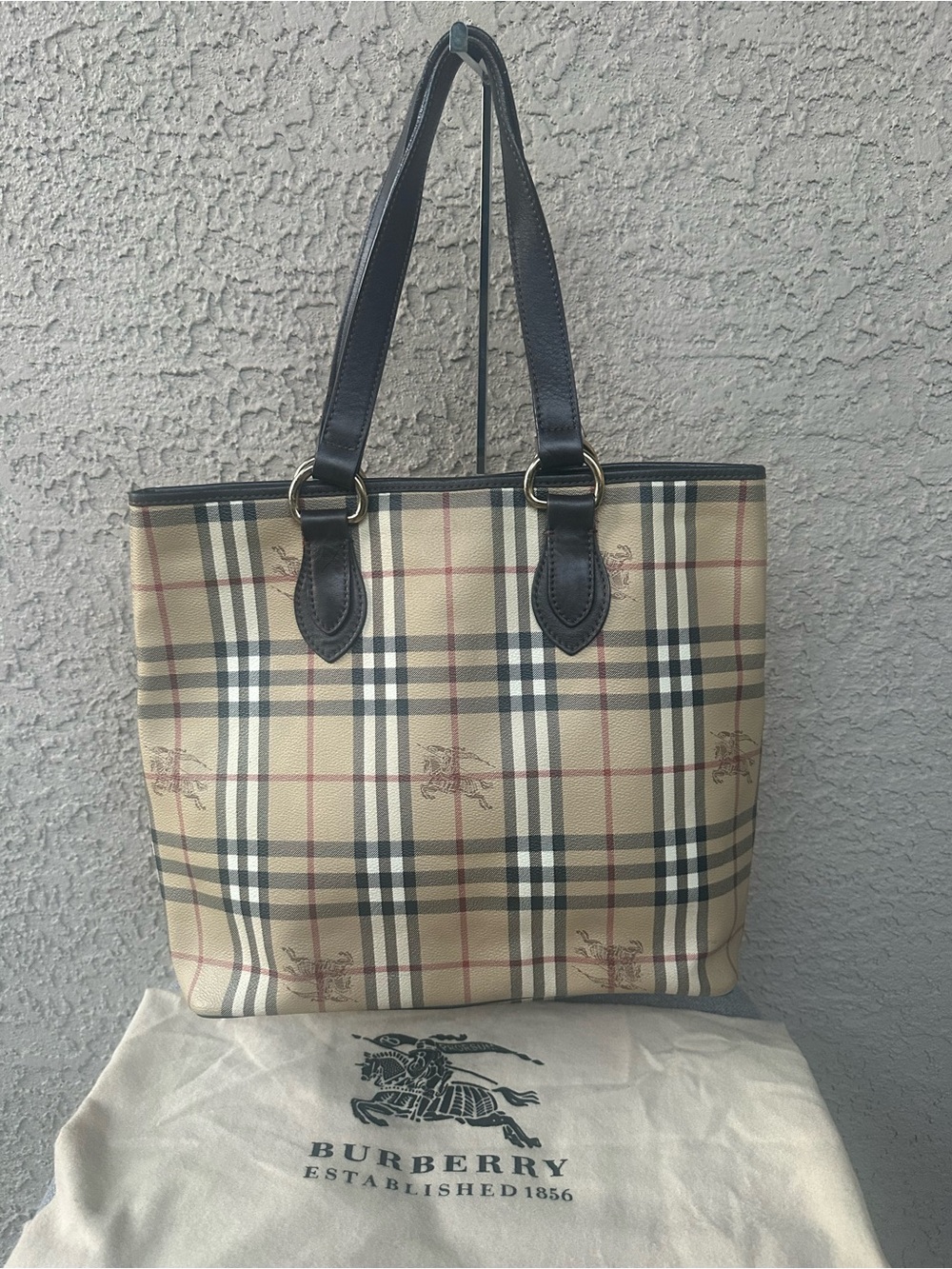 Burberry Black-Trim Beige Nova Check Tote - Large size - Picture 2 of 15